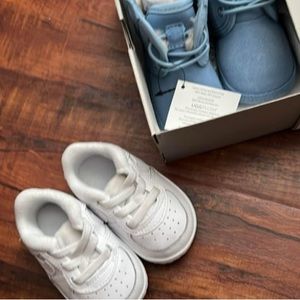 COPY - UGGS size 2/3c BRAND NEW NEVER OPENED